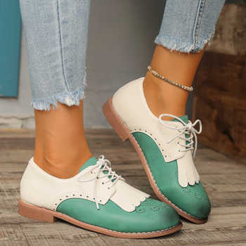 Ikdienas sieviešu kurpes ar assu purnu, zemākais blokveida papēdis, priekšējā šņorēšana un reses detaļas, virsūde no mākslīgā PU, gumijas zole, iekšpuse no ultra-fiber.