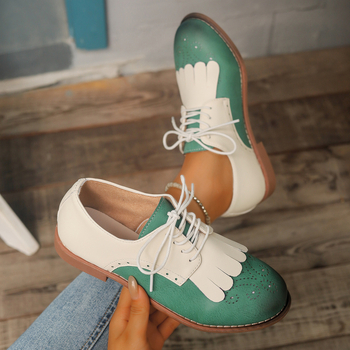 Ikdienas sieviešu kurpes ar assu purnu, zemākais blokveida papēdis, priekšējā šņorēšana un reses detaļas, virsūde no mākslīgā PU, gumijas zole, iekšpuse no ultra-fiber.