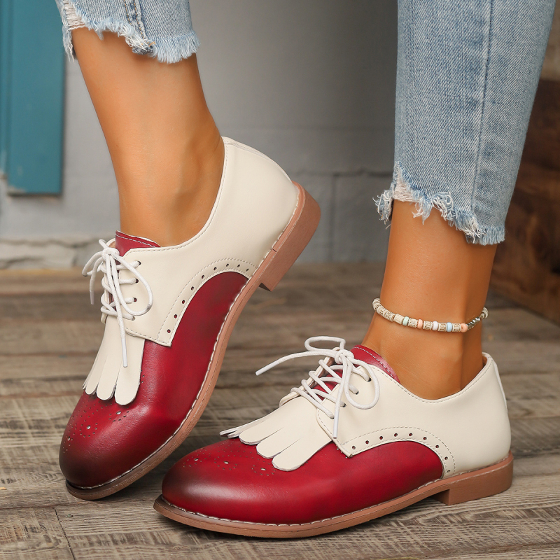 Ikdienas sieviešu kurpes ar assu purnu, zemākais blokveida papēdis, priekšējā šņorēšana un reses detaļas, virsūde no mākslīgā PU, gumijas zole, iekšpuse no ultra-fiber.