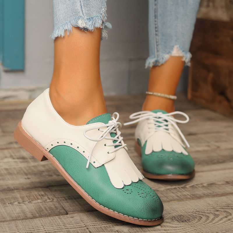 Ikdienas sieviešu kurpes ar assu purnu, zemākais blokveida papēdis, priekšējā šņorēšana un reses detaļas, virsūde no mākslīgā PU, gumijas zole, iekšpuse no ultra-fiber.