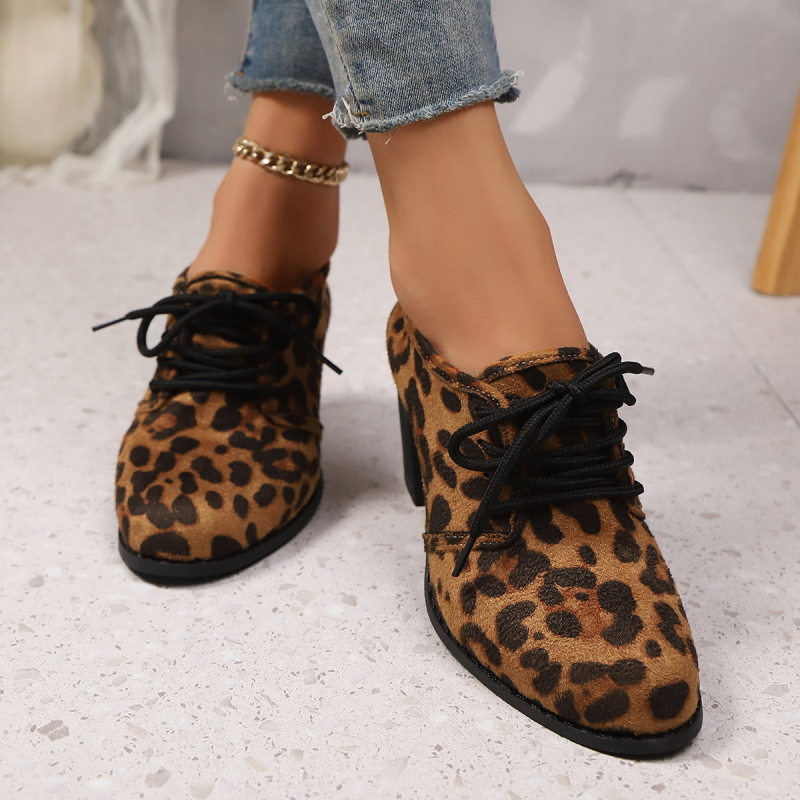 Sieviešu kurpes ar asasformas purnu, priekšā šņorēšana, velūra augšdaļa, ādas iekšpuse, gumijas zole