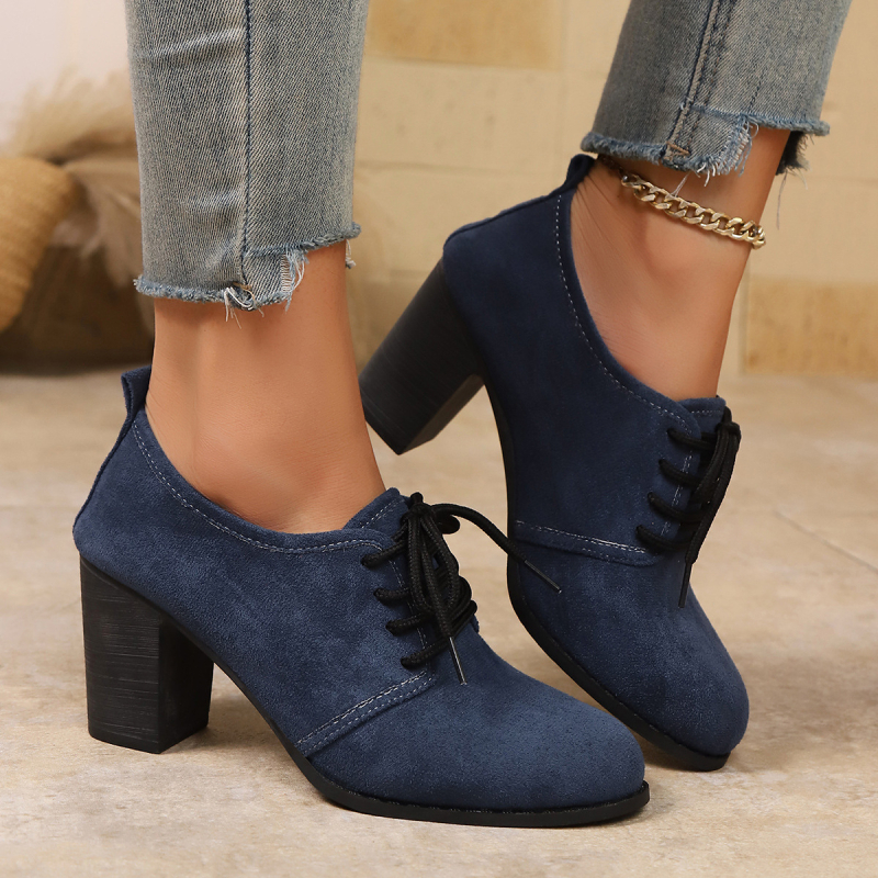 Sieviešu kurpes ar asasformas purnu, priekšā šņorēšana, velūra augšdaļa, ādas iekšpuse, gumijas zole