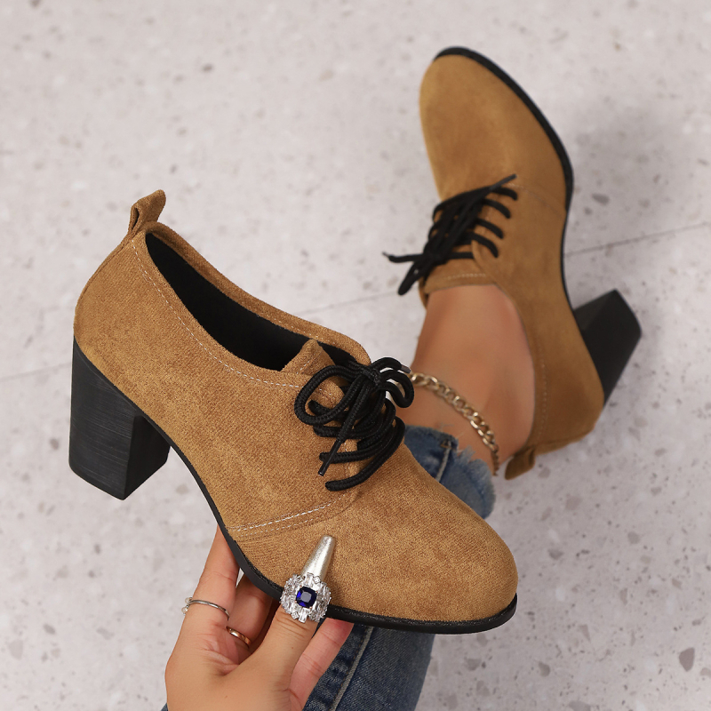 Sieviešu kurpes ar asasformas purnu, priekšā šņorēšana, velūra augšdaļa, ādas iekšpuse, gumijas zole