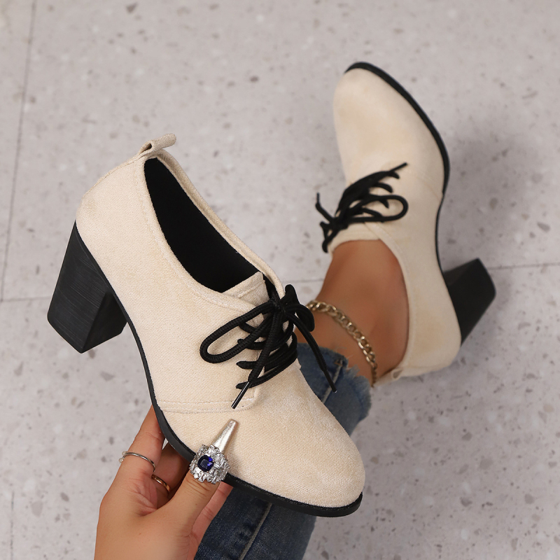 Sieviešu kurpes ar asasformas purnu, priekšā šņorēšana, velūra augšdaļa, ādas iekšpuse, gumijas zole