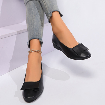 Γυναικείες slip-on παπούτσια καθημερινού στυλ, στρογγυλή μύτη, PU επάνω μέρος, κλίση φτέρνας 1-3 cm, χαμηλό ύψος