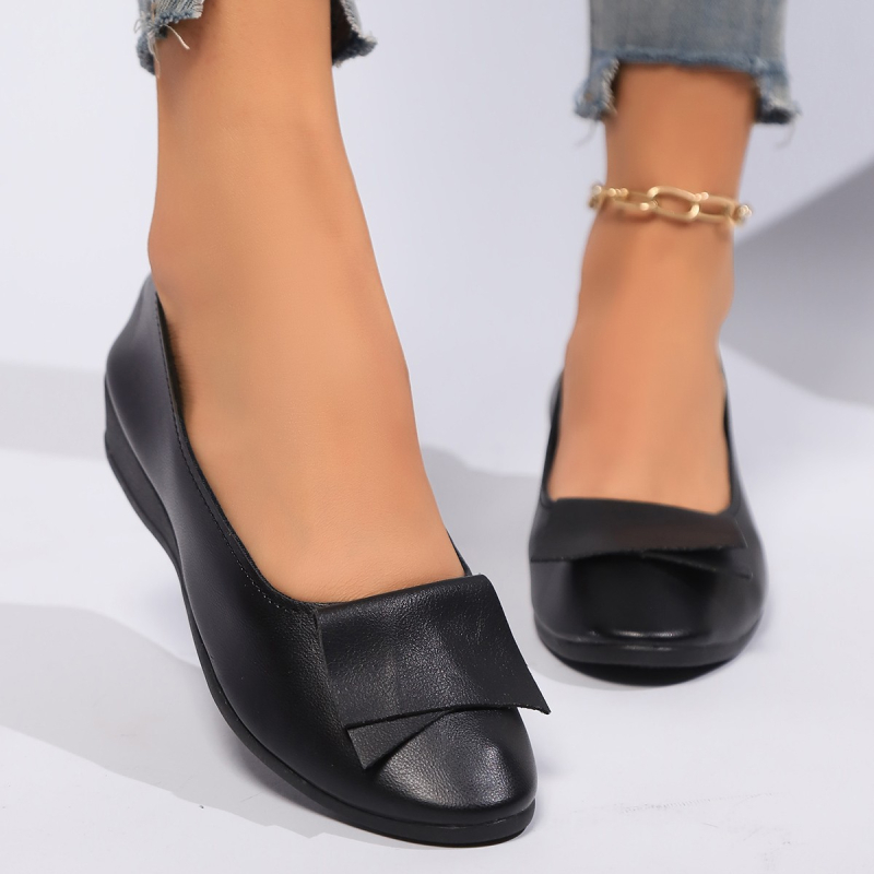 Sievietēm piemēroti slip-on apavi, apaļa purngala, PU augšējā daļa, kiilpapēdis 1–3 cm, zems profils