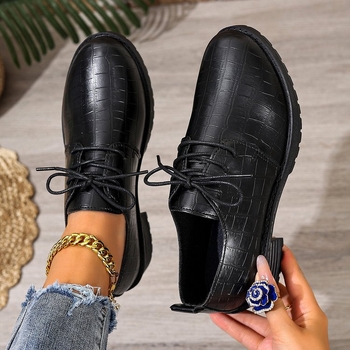 Loaferu kurpes ar apaļu purnu, PU augšdaļa, 6–8 cm biezs papēdis, gumijas zole, mikrošķiedras oderē