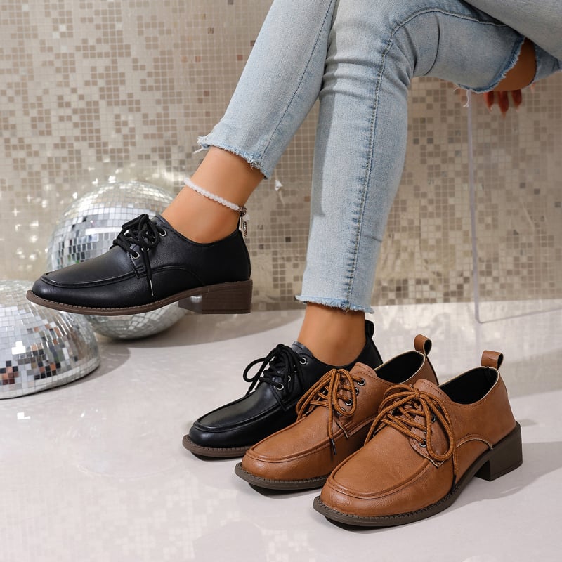 Britu stilā loaferi ar apaļu purnu, PU augšdaļa, koriģēta graudu āda, vidējais papēdis 3-5 cm, gumijas zole