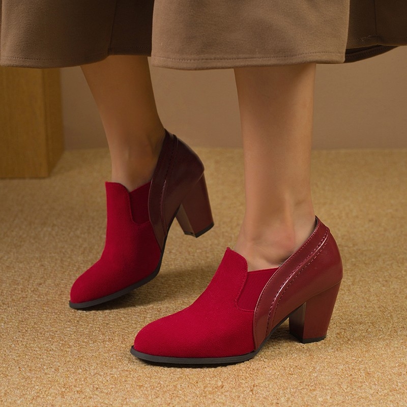 Augstpapēžu kurpes - smailā purnga, vidēja augstuma papēdis 3-6 cm, augšējā daļa no mākslīgās ādas, masīvs papēdis