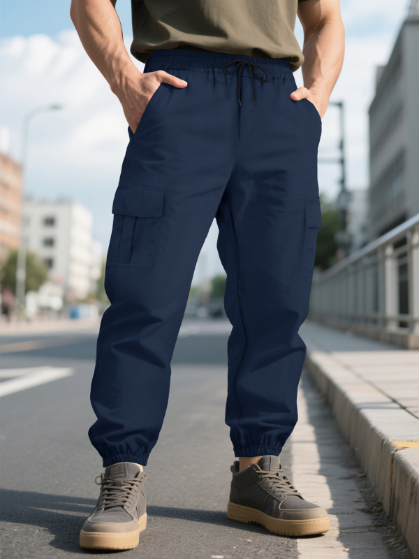 Vyriškos sportinės kasdieninės kelnės su tiesiu kirpimu, ilgos, vidurio juosmens raištis, daug kišenių, 100% poliesteris