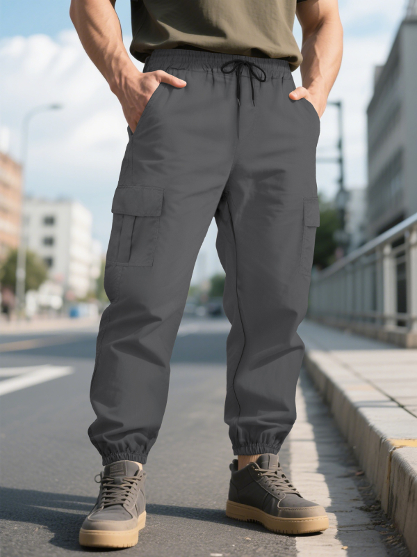 Vyriškos sportinės kasdieninės kelnės su tiesiu kirpimu, ilgos, vidurio juosmens raištis, daug kišenių, 100% poliesteris