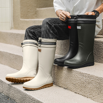 Vyriniai trumpi lietaus batai – PVC viršus, plastmasos padukas, apvali nosis, žemas aukštis, užsivelkamas/pasivelkamas, priešslydimai ir atsparūs dėvėjimui