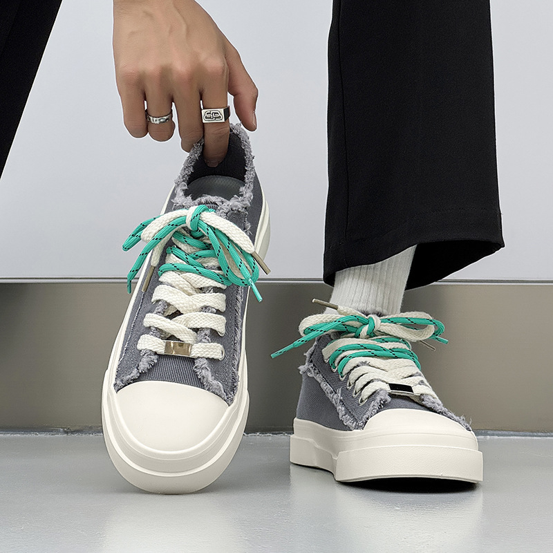 Férfi sportos-casual tornacipő – hálós felsőrész, gumírozott talp, fűzőkkel, alacsony felső rész, kerek orr