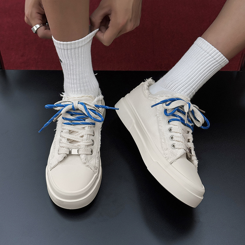 Férfi sportos-casual tornacipő – hálós felsőrész, gumírozott talp, fűzőkkel, alacsony felső rész, kerek orr