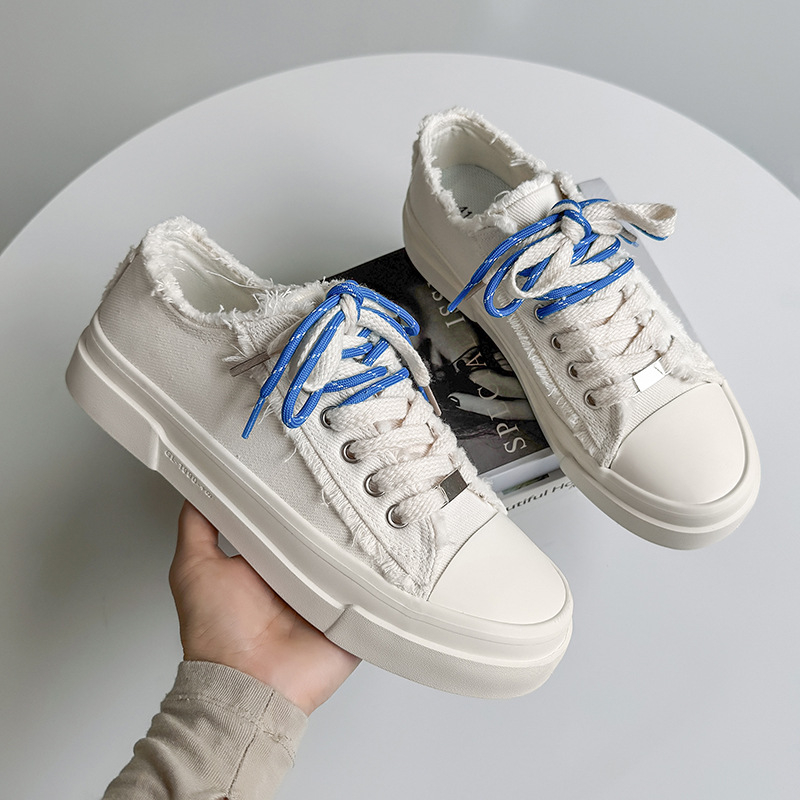 Férfi sportos-casual tornacipő – hálós felsőrész, gumírozott talp, fűzőkkel, alacsony felső rész, kerek orr