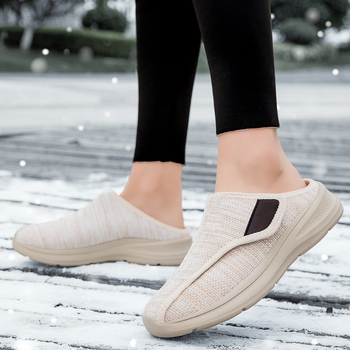 Γυναικείες χειμερινές παντόφλες με Velcro κλείσιμο, πάνω μέρος από ύφασμα flying yarn και βελούδο, επένδυση από συνθετικό κοντό γούνα, EVA σόλα, χαμηλό ύψος