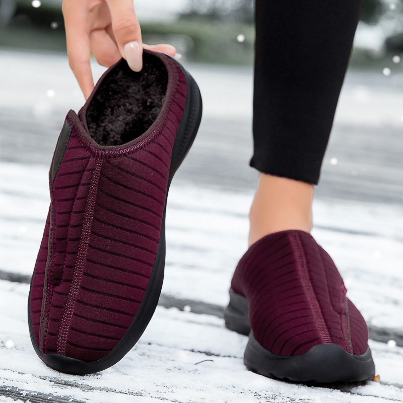 Γυναικείες χειμερινές παντόφλες με Velcro κλείσιμο, πάνω μέρος από ύφασμα flying yarn και βελούδο, επένδυση από συνθετικό κοντό γούνα, EVA σόλα, χαμηλό ύψος