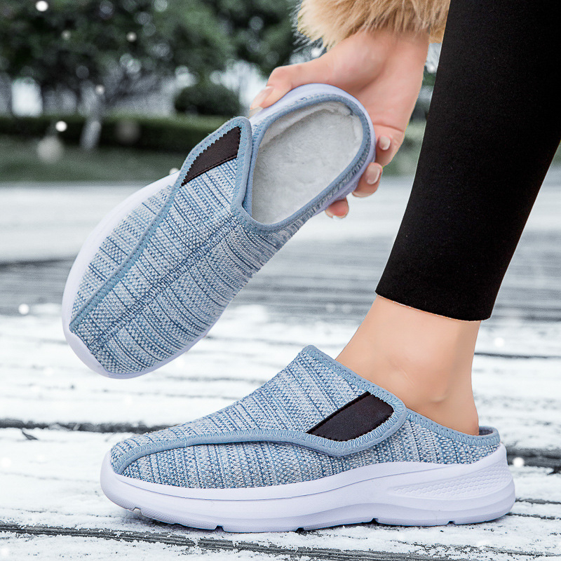 Γυναικείες χειμερινές παντόφλες με Velcro κλείσιμο, πάνω μέρος από ύφασμα flying yarn και βελούδο, επένδυση από συνθετικό κοντό γούνα, EVA σόλα, χαμηλό ύψος