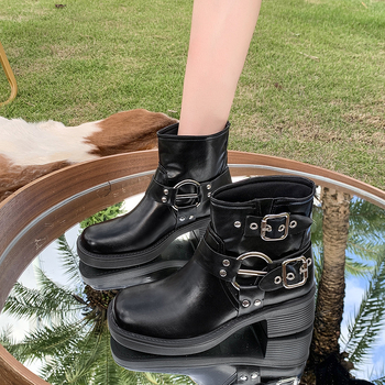 Sieviešu Martin zābaki – zems garums augšējā daļā, kvadrātveida purns, vidēja papēdis 3–5 cm, PU augšdaļa, gumijas zole