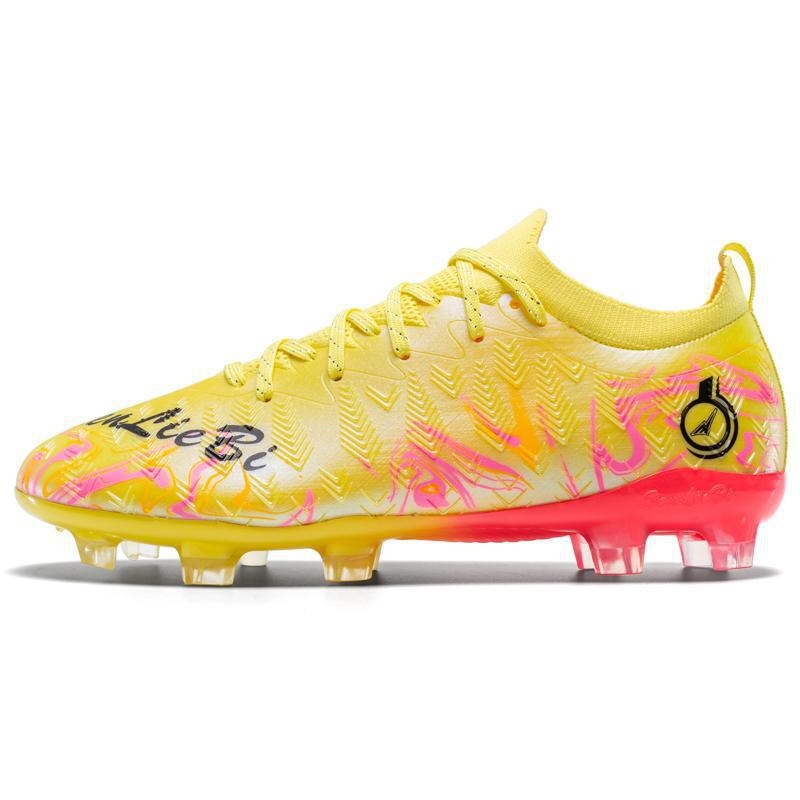 Unisex futbola kurpes treniņiem un sacensībām, augšējā Flyknit+TPU daļa; PU zole; gumijas zole; līmēta konstrukcija; piemērotas dabiskajam un mākslīgajam zālājam