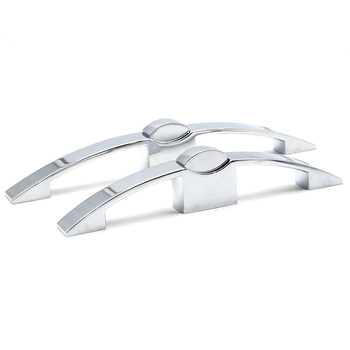 Arc RV κουμπωτή κλειδαριά με χειρολαβή από κράμα ψευδαργύρου, Μοντέλο J25016 — Κλειδαριά ντουλαπιού RV, στυλ Light Luxury, φινίρισμα: πολωμένο χρώμιο / νικέλιο με βούρτσα