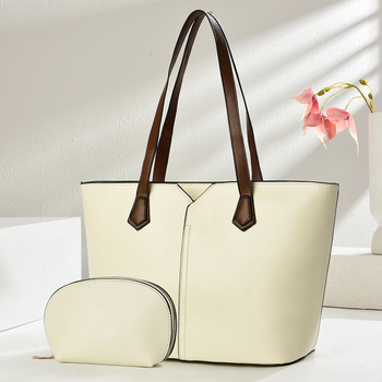 Тоут чанта – градски минималистичен стил, PU материал, полиестерна подплата, хоризонтална правоъгълна форма, ципово затваряне.