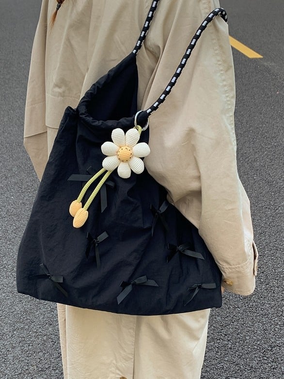 Oxford anyagú bucket tote, városi minimalist stílus, nyitható felső rész, rejtett cipzáros zseb és telefontároló zseb