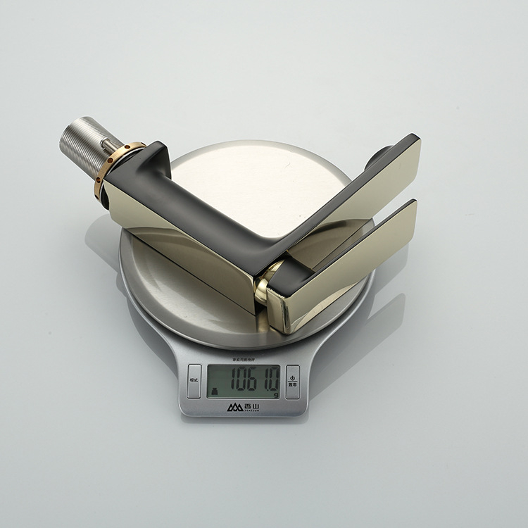 Maišymo čiaupas praustuvui, varinis korpusas, keramikinis vožtuvo šerdis, senovinis elektroplakato paviršius, pakėlimo tipas, vieno jungties