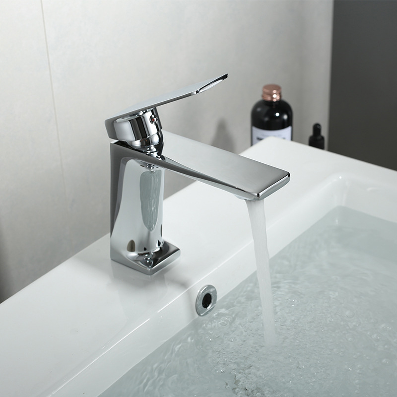 Maišymo čiaupas praustuvui, varinis korpusas, keramikinis vožtuvo šerdis, senovinis elektroplakato paviršius, pakėlimo tipas, vieno jungties