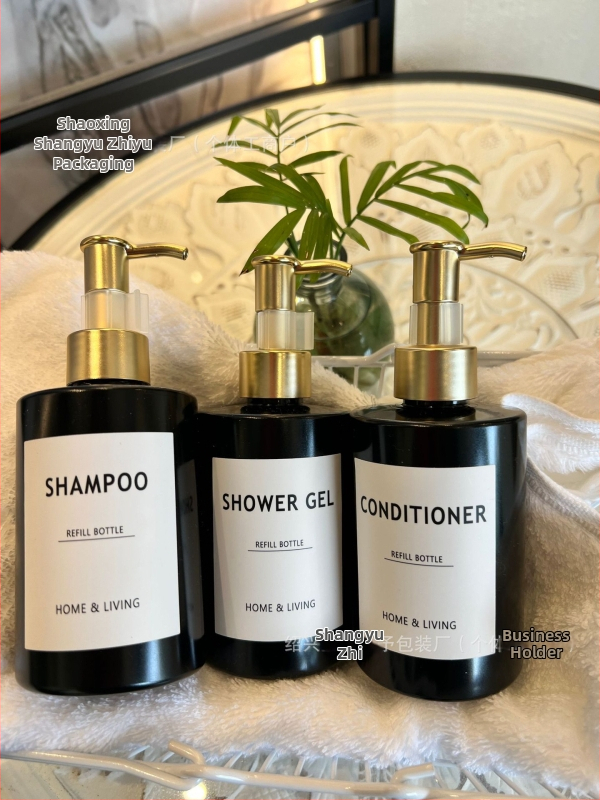 Set călător într-o sticlă cilindrică de 200ml, Brand Craftsmanship, PET, Blow molding, Nivel ambalaj 3, AJ200ml