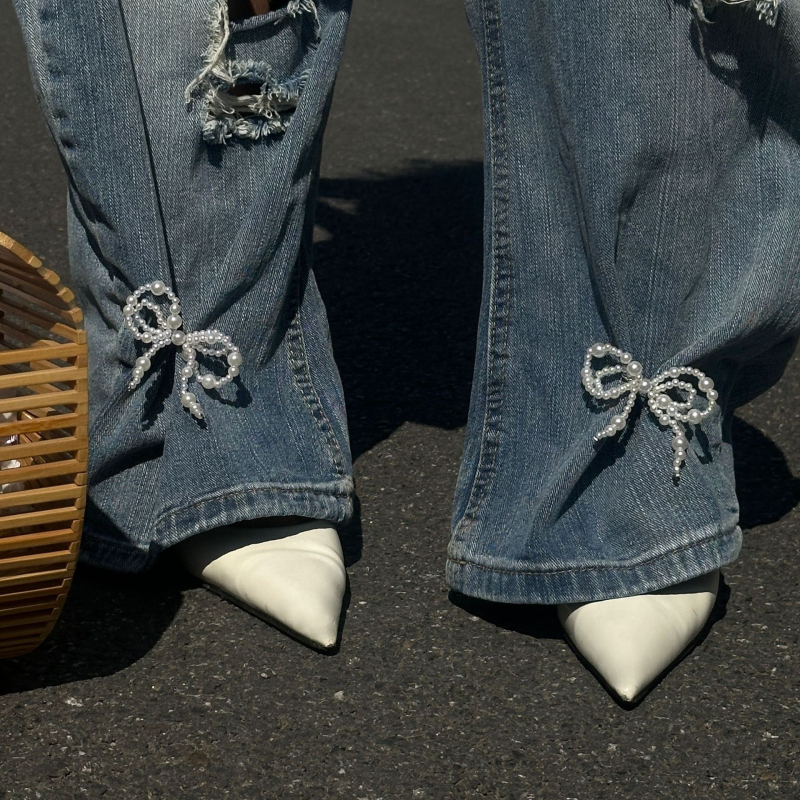 Γυναικείο ανκλέτ με ψεύτικρες μαργαριριού χάντρες, μενταγιόν σε σχήμα φούσας-φιόγκο, απλός σχεδιασμός