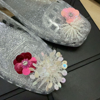 Casual παπούτσια με κορεατικό στυλ σε σχήμα λουλουδιού από παγιέτες, διακοσμητικά κρύσταλλα, χειροποίητες χάντρες (Μοντέλο 1222)