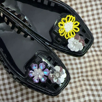 Casual παπούτσια με κορεατικό στυλ σε σχήμα λουλουδιού από παγιέτες, διακοσμητικά κρύσταλλα, χειροποίητες χάντρες (Μοντέλο 1222)