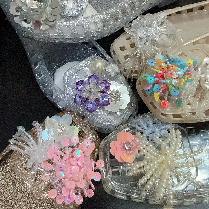 Casual παπούτσια με κορεατικό στυλ σε σχήμα λουλουδιού από παγιέτες, διακοσμητικά κρύσταλλα, χειροποίητες χάντρες (Μοντέλο 1222)