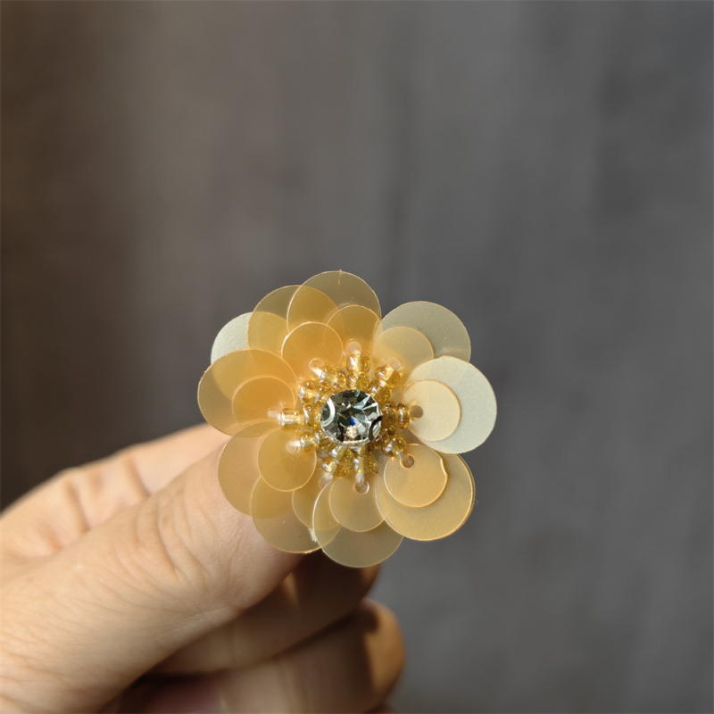 Casual παπούτσια με κορεατικό στυλ σε σχήμα λουλουδιού από παγιέτες, διακοσμητικά κρύσταλλα, χειροποίητες χάντρες (Μοντέλο 1222)