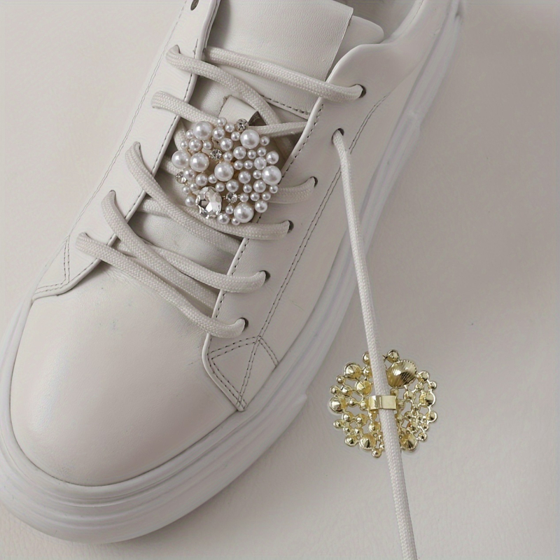 Αποσπώμενες κυκλικές αγκράφες παπουτσιών με ψεύτικο μαργαριτάρι – σετ δύο τεμαχίων για υφασμάτινα παπούτσια (Κωδ. Laz601099700208359)