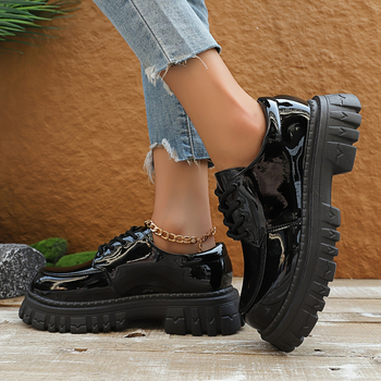 Loafers με γυαλισμένη πλατφόρμα, στρογγυλή μύτη, σουέντ επάνω, δέρμα κορυφαίας ποιότητας, μοτίβ κρανίου, τακούνι κλίση 4–6 cm