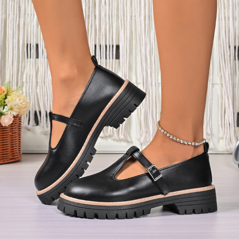 Loafers ar apaļu purnu, PU augšdaļa, sprādzes aizdare, vidēja papēža augstums 3–6 cm, gumijas zole