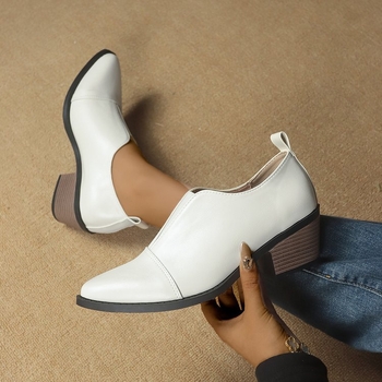 Sieviešu Čellija stila slip-on loaferi, ar asu purnu, PU augšdaļa, gumijas zole, vidējais papēža augstums 3–5 cm, zems šuvums