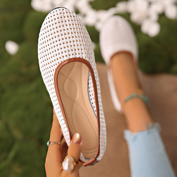 Γυναικείες γόβες με σφήνα τακούνι, slip-on, διατρητό επάνω μέρος από διχτυωτό ύφασμα, στρογγυλή μύτη, χαμηλό άνοιγμα, ύψος τακουνιού 3–5 cm