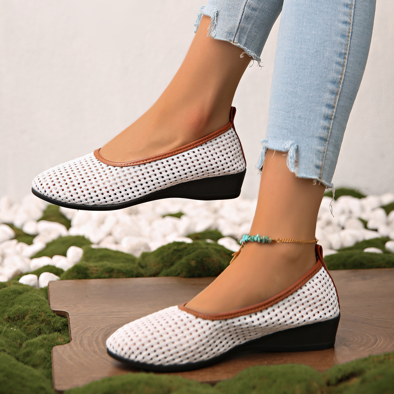 Moteriški wedge kulni slip-on batai, tinklinio viršaus, apvalus pirštas, žemas iškirpimas, 3–5 cm kulno aukštis
