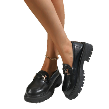 Sieviešu britu stilā loaferi no mākslīgās patentētās ādas, apaļš purns, vidējais papēdis 3–5 cm, slip-on