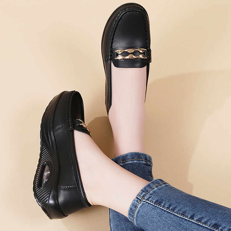 Sieviešu platformas slip-on kurpes ar Eiropas–Amerikas stilu – apaļa purngala; augšdaļa: otrās kārtas āda; zole: PU; iekšzole: PU