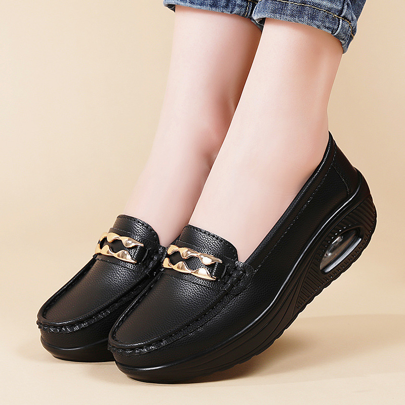 Sieviešu platformas slip-on kurpes ar Eiropas–Amerikas stilu – apaļa purngala; augšdaļa: otrās kārtas āda; zole: PU; iekšzole: PU