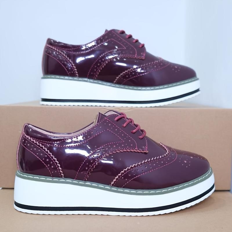 Sieviešu oksforda kurpes ar bieza zole, raffija augšdaļa, koreģēta graudainā āda, svītrainais raksts, pavasara sezonai