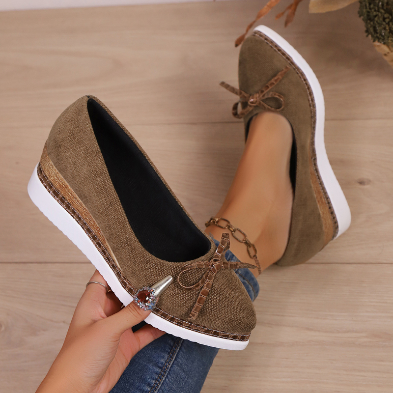 Sieviešu klinveida kurpes - velūra augšdaļa, smailais purns, 6–8 cm papēža augstums, Slip-On, gumijas zole