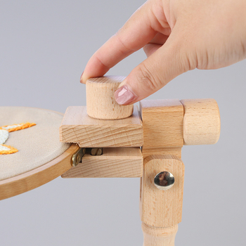 Bükkfa keresztszemes hímző állvány 3 tároló rekesszel, asztali kivitel, tömörfa keret