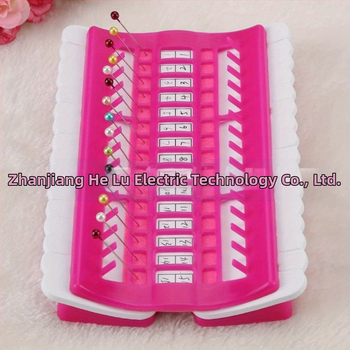 Organizator igala i niti za krstni bod (cross stitch), držač igala, organizator niti za šivanje — Flower in hand, ZM102, 70 g