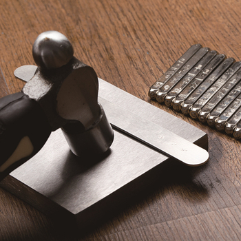 Εργαλεία από ξύλο τετράγωνου σχήματος — Προέλευση Σουζού, Άνοιξη 2024