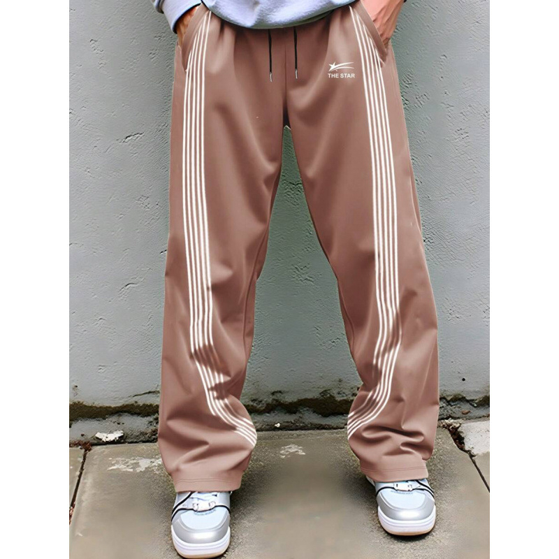 Laisvai siuvamas vyriškas marškinėliai su šūkio spauda ir juostele ant juosmens; natūralios medvilnės CVC mišinys; retro stilius.